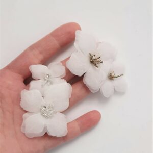 molletta fiori in seta bianco