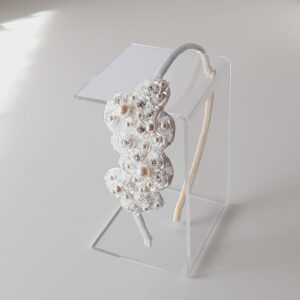 cerchietto con ricamo laterale bianco