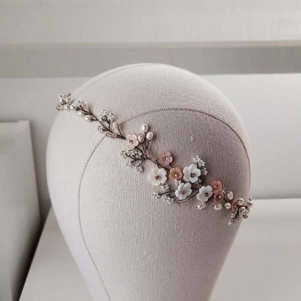 LBL_cap_068_accessoriocapelli_hairaccessory_labottegaliventina_05 coroncina fiori bianco rosa