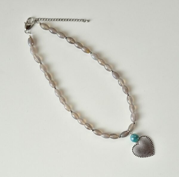 collana-agata-grigia-pendente-cuore-heart-shaped-pendant-grey-agate-necklace_01 collier agata grigia cuore