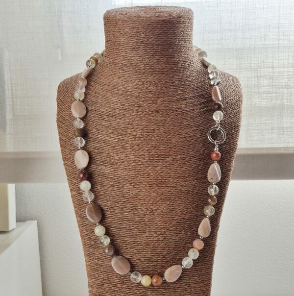 collana-lunga-pietre-dure-e-pendente-cuore_05